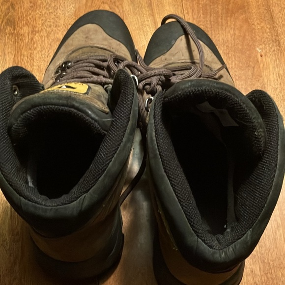 Vasque leather hikers size 8 men’s like new - Picture 11 of 14